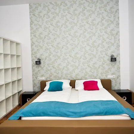 Central Studios Apartament Sybin